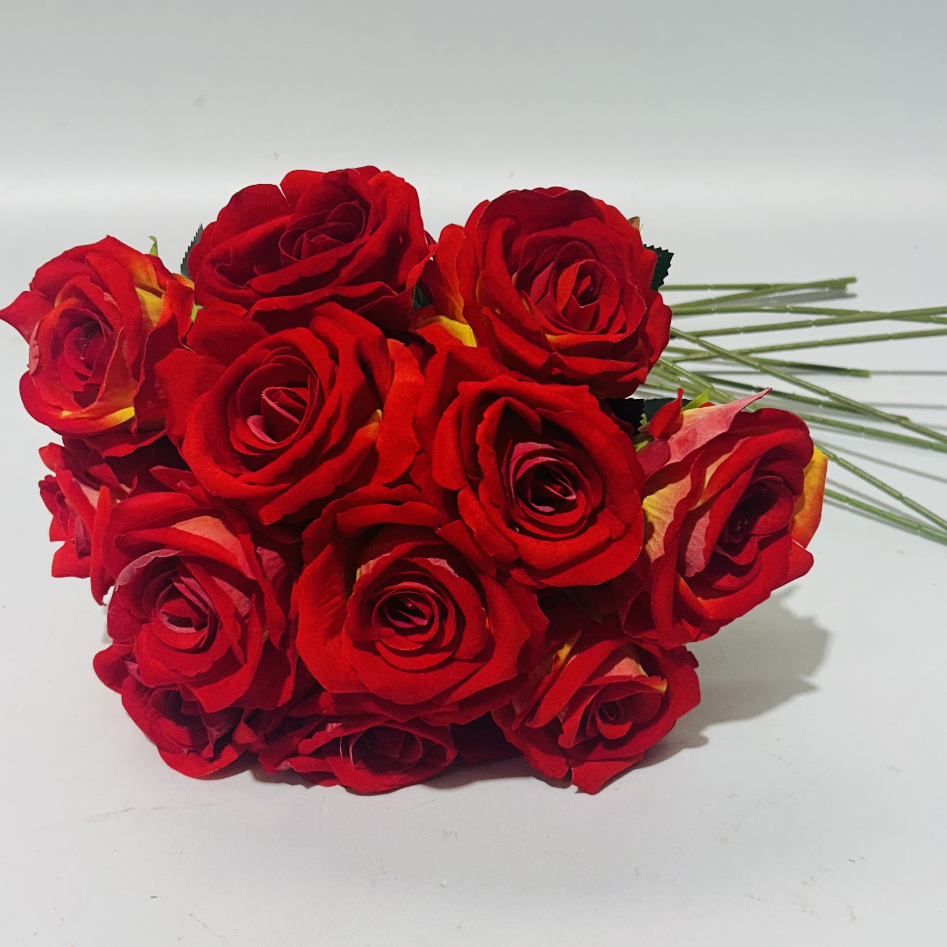ROSES, Bouquet - Vibrant Red (Dozen)